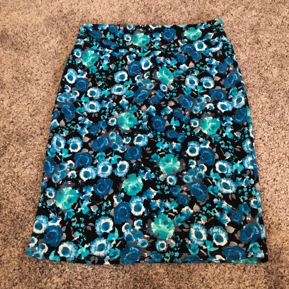 Lularoe Cassie skirt